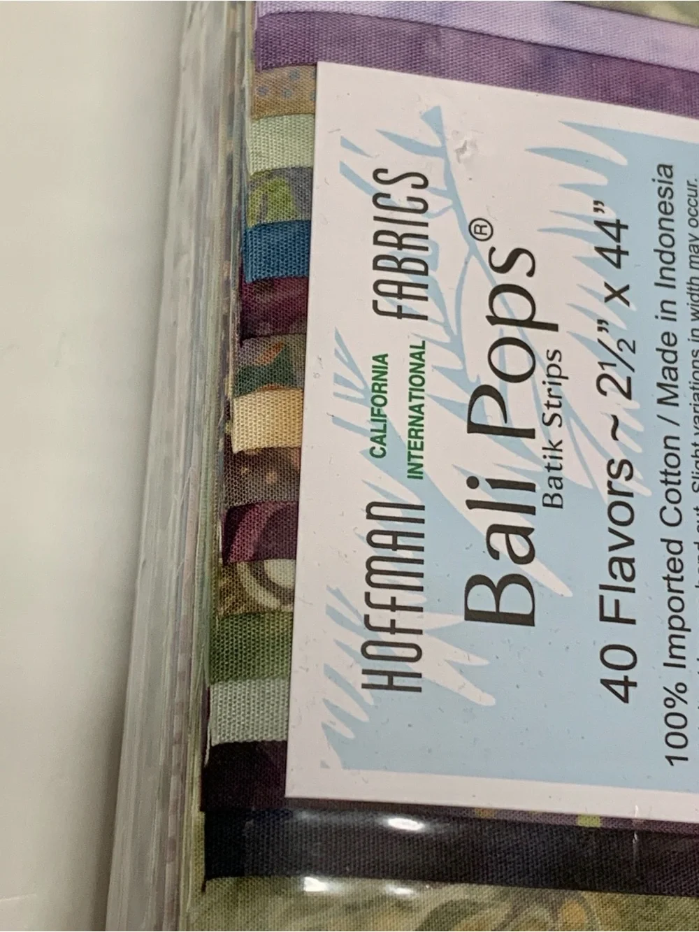 Hoffman Fabrics Bali Pops Zinfandel 40 Strips 2.5” x 44” Batik Fabric NWT - Picture 4 of 7